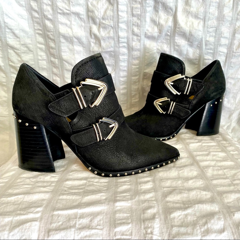 Gianni Bini size 5.5 leather boot/heels